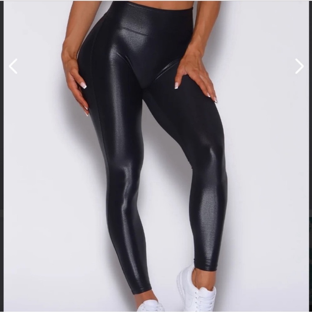 Bombshell sportswear leggings 🖤